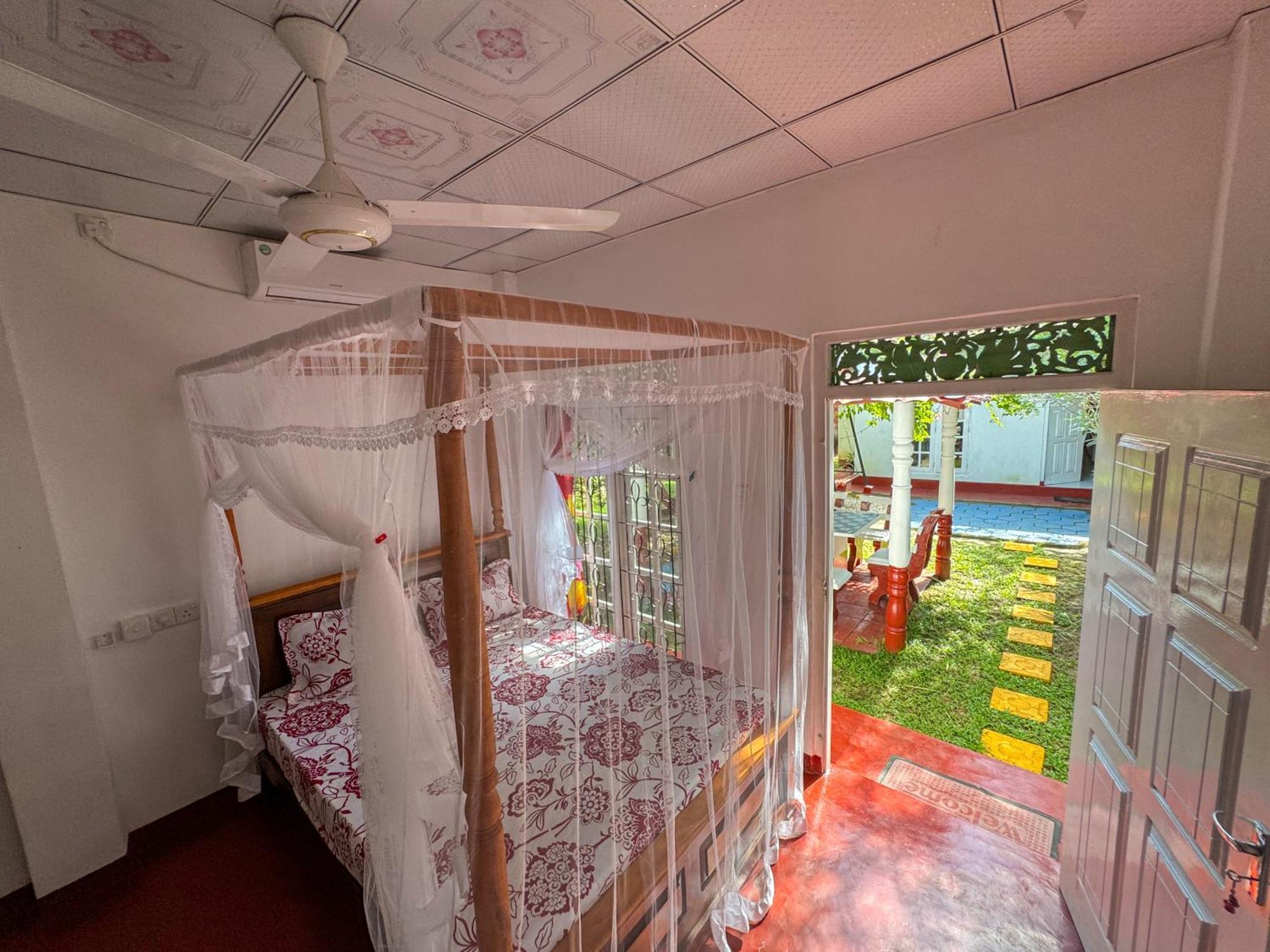 Silvas Surf Home Weligama Eksteriør billede